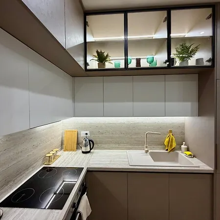 아파트 Skyline 18 View Apartment, Balcony & Parking