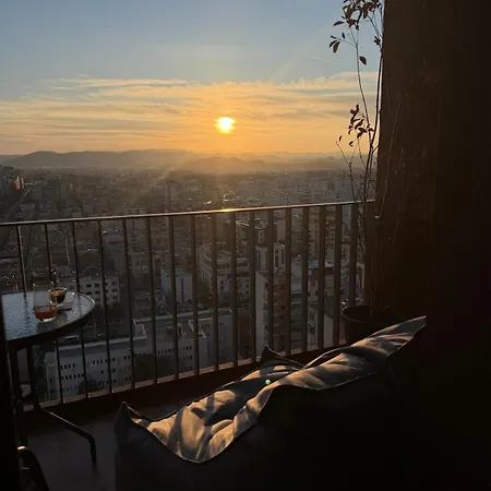 Skyline 18 View Apartment, Balcony & Parking * 티라나