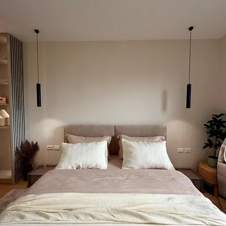 Skyline 18 View Apartment, Balcony & Parking 公寓 *