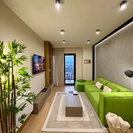 아파트 Skyline 18 View Apartment, Balcony & Parking