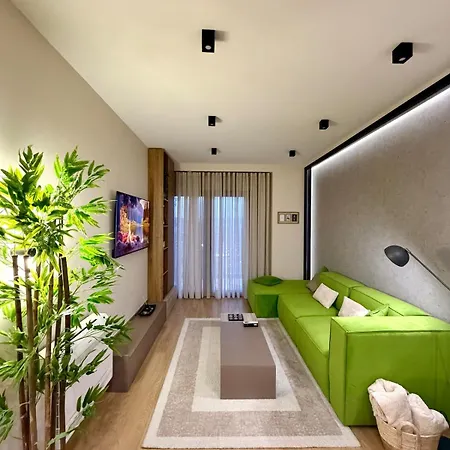 公寓 Skyline 18 View Apartment, Balcony & Parking