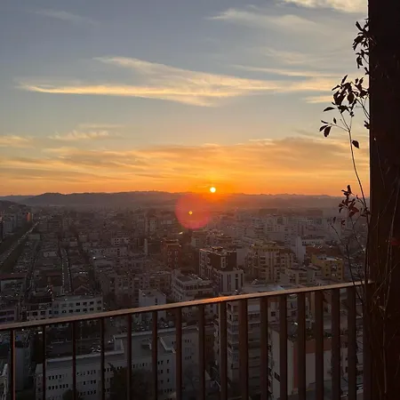 公寓 Skyline 18 View Apartment, Balcony & Parking 地拉那