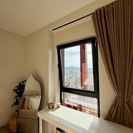 公寓 Skyline 18 View Apartment, Balcony & Parking
