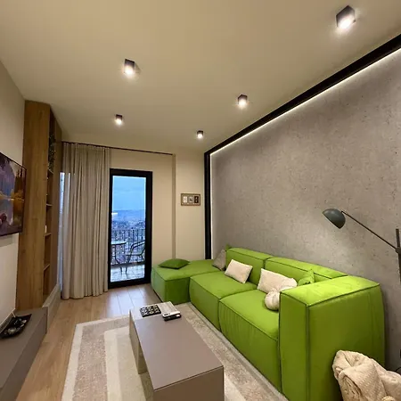 아파트 Skyline 18 View Apartment, Balcony & Parking
