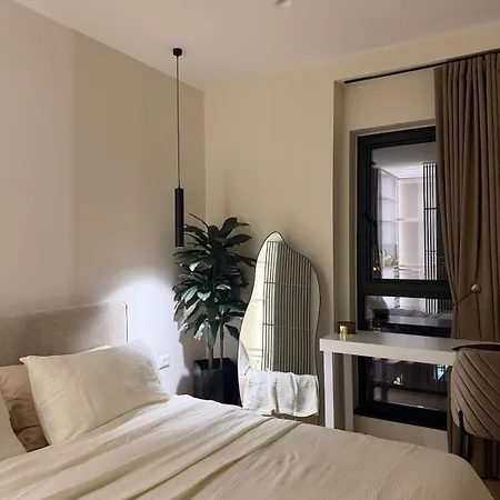 Skyline 18 View Apartment, Balcony & Parking * 地拉那
