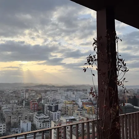 Skyline 18 View Apartment, Balcony & Parking 公寓