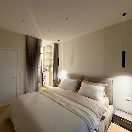 Skyline 18 View Apartment, Balcony & Parking 아파트 *